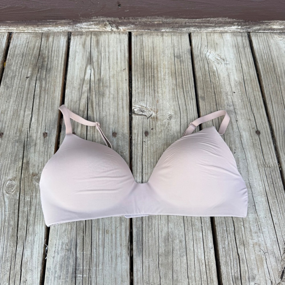 Victoria's Secret Wireless Convertible T-Shirt Bra Women 36C Tan Lightly Lined